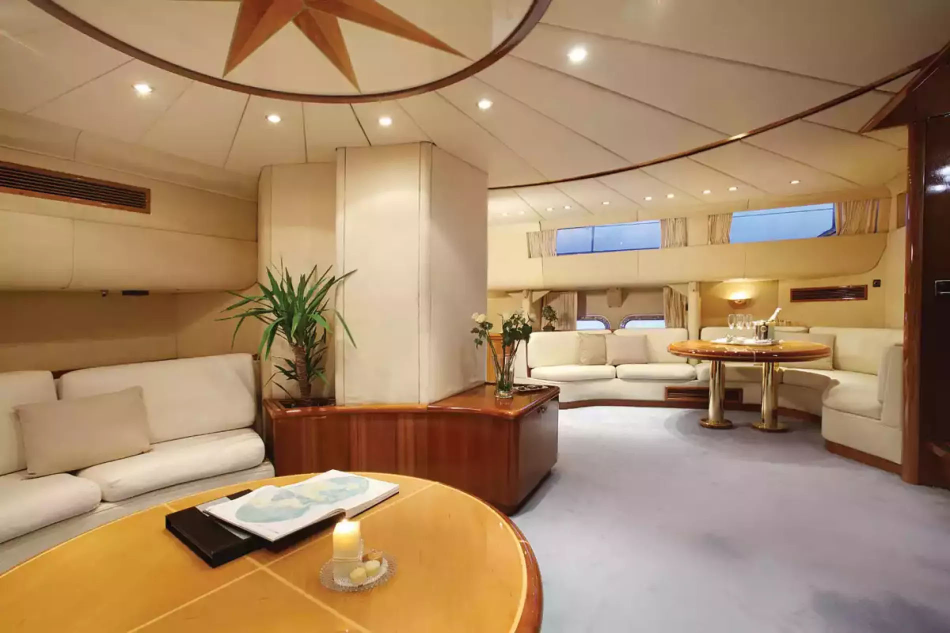 Interior - 1/8