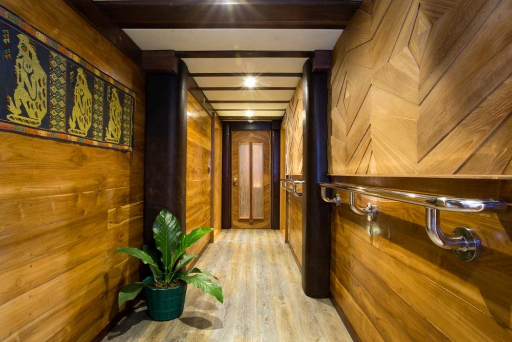 Interior - 6/39