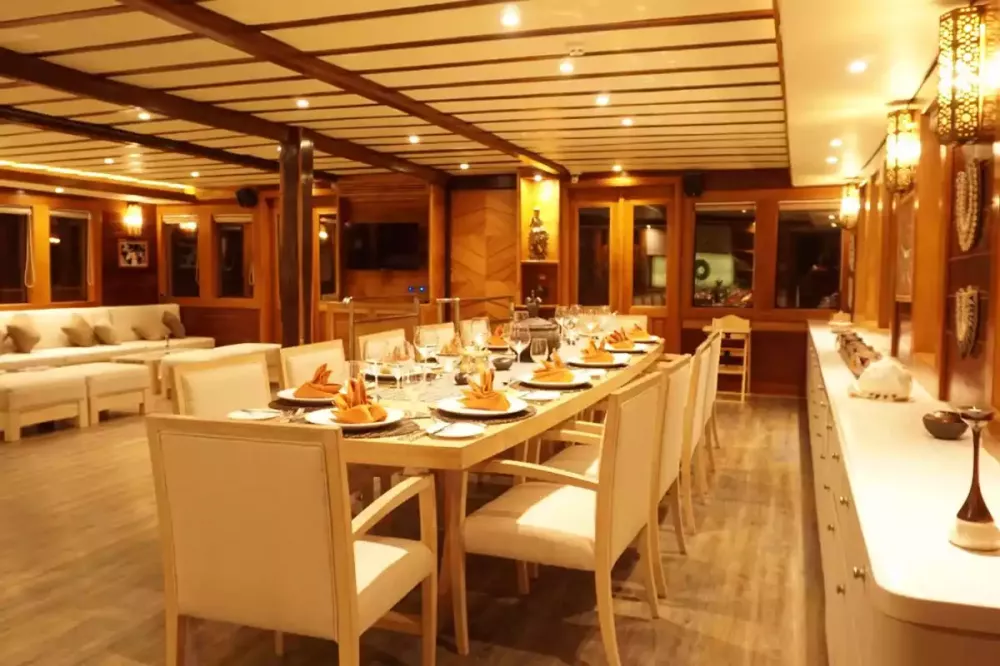 Interior - 9/39
