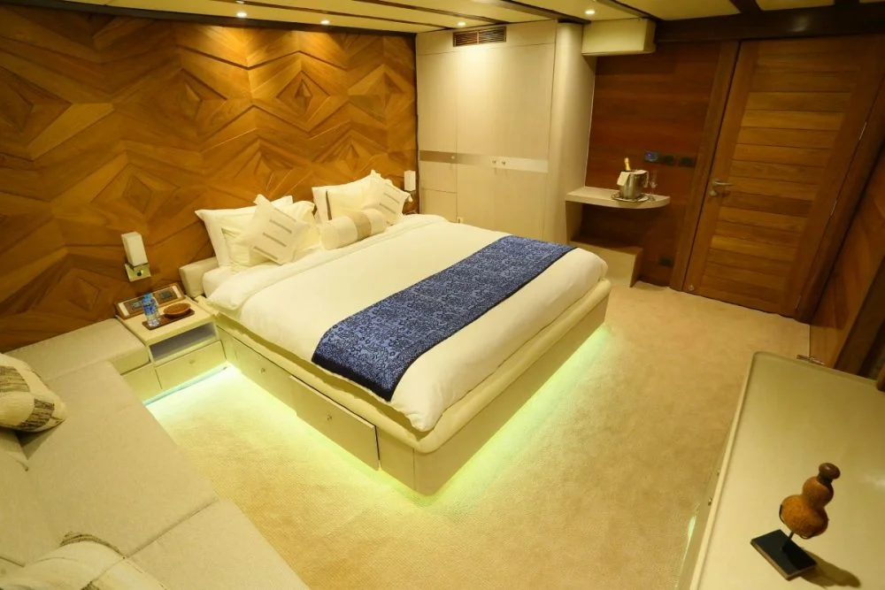 Interior - 25/39