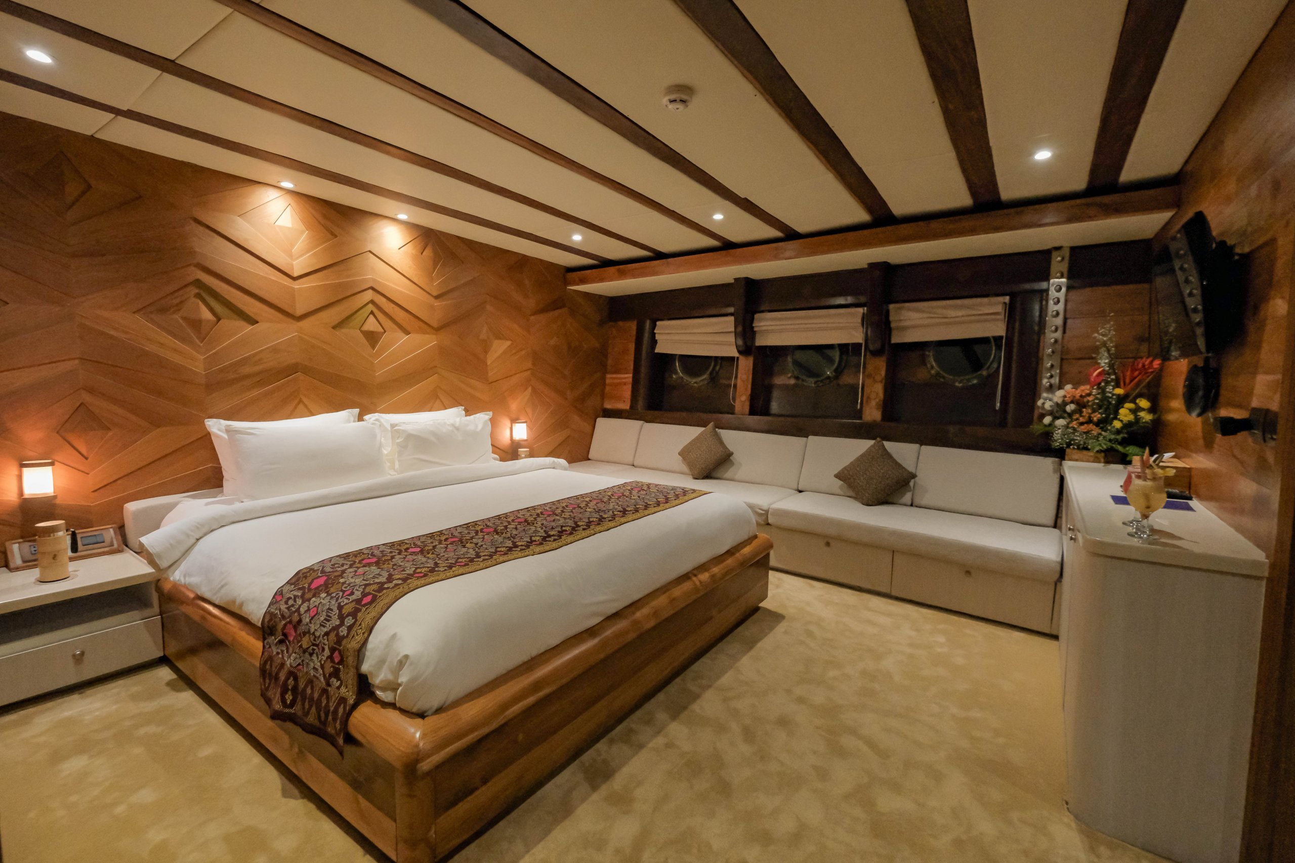 Interior - 27/39