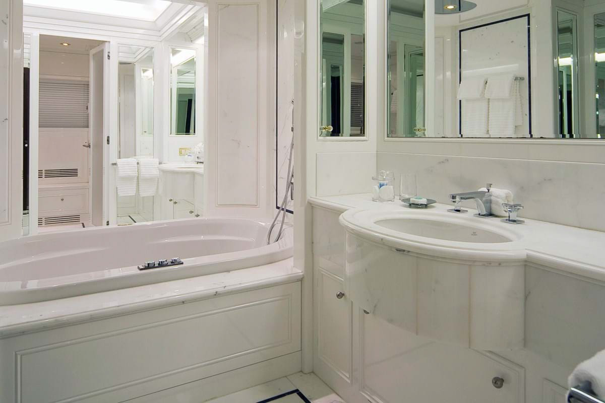 Interior - 9/13