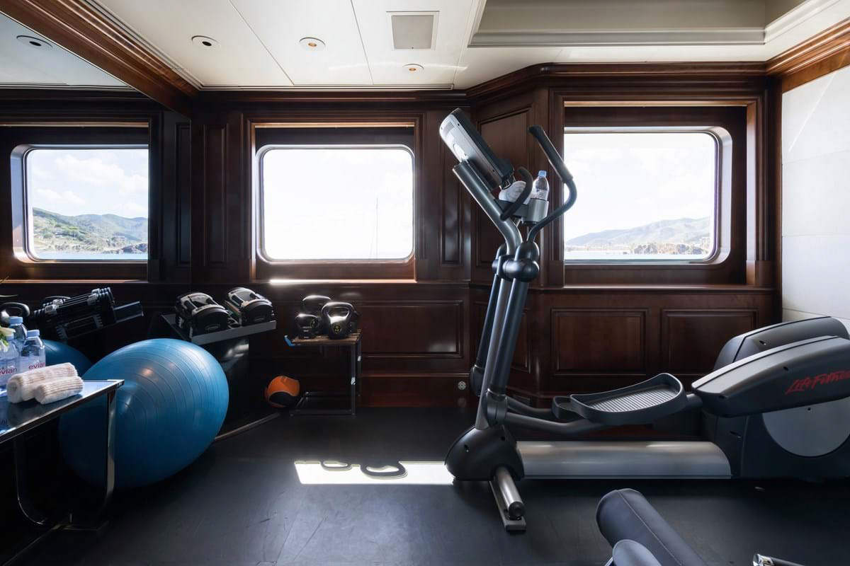 Interior - 13/14
