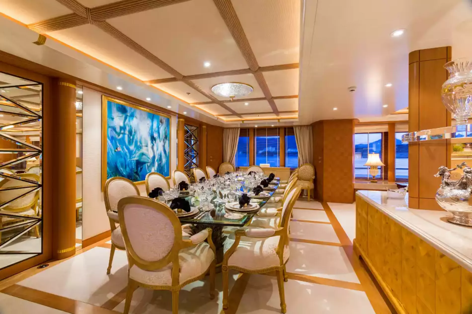 Interior - 0/21