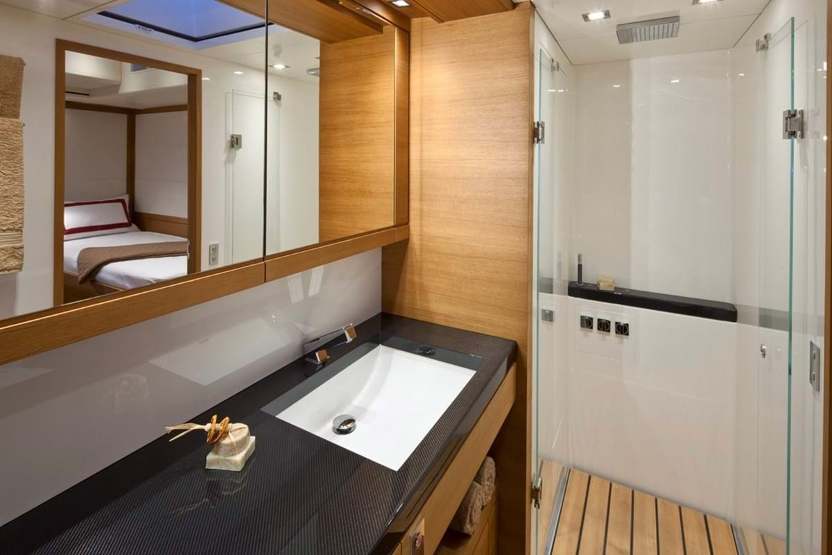 Interior - 10/12