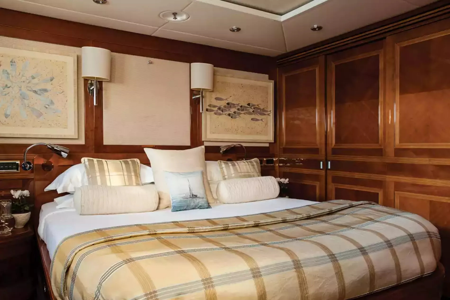 Interior - 16/24