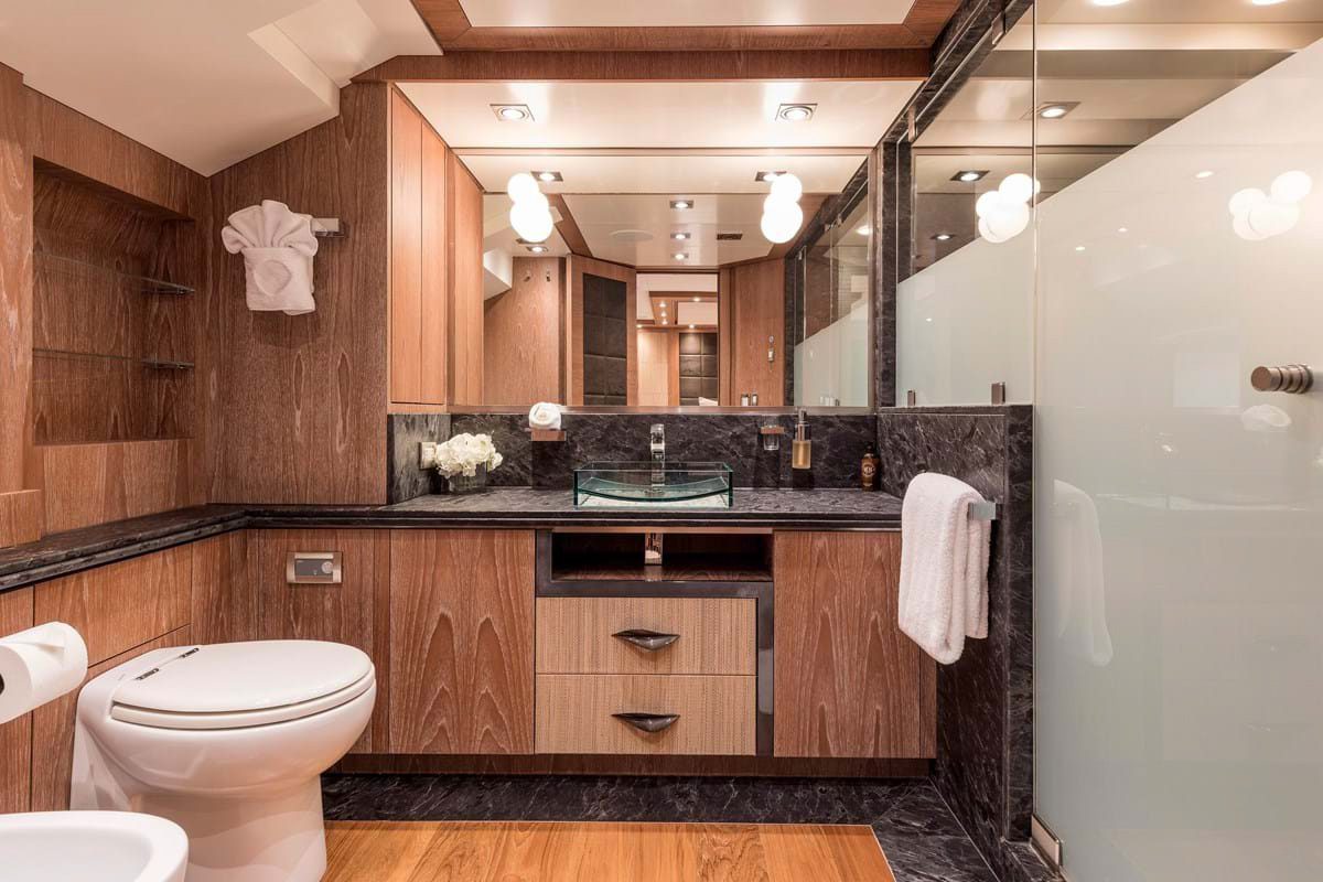 Interior - 25/26