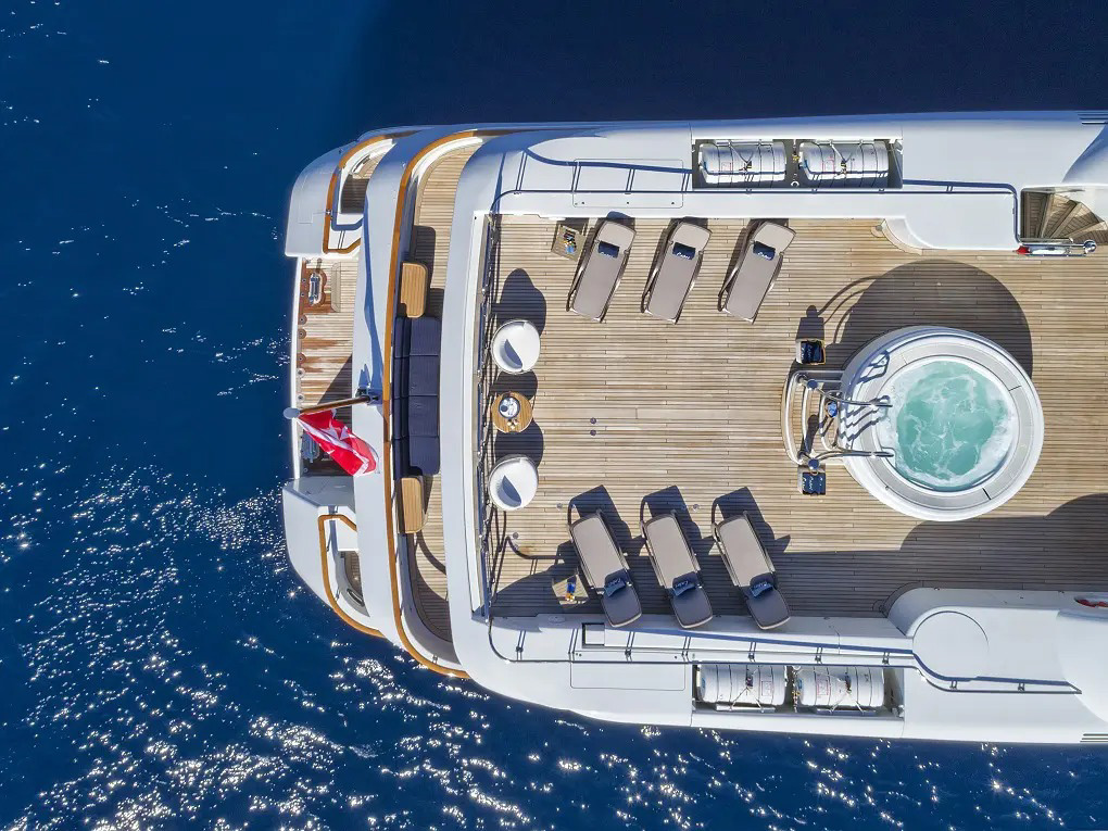 Exterior - 4/12