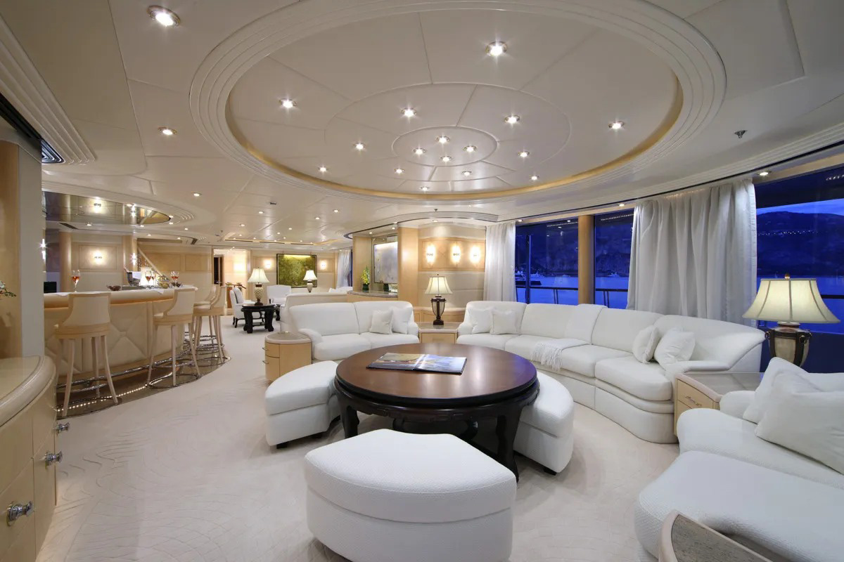 Interior - 2/11