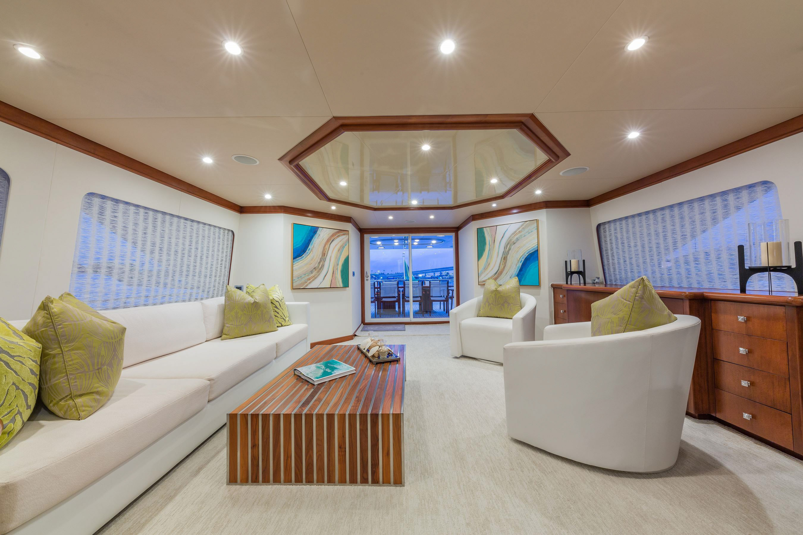 Interior - 2/55