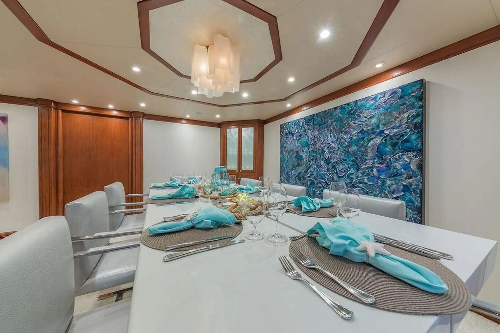 Interior - 18/55