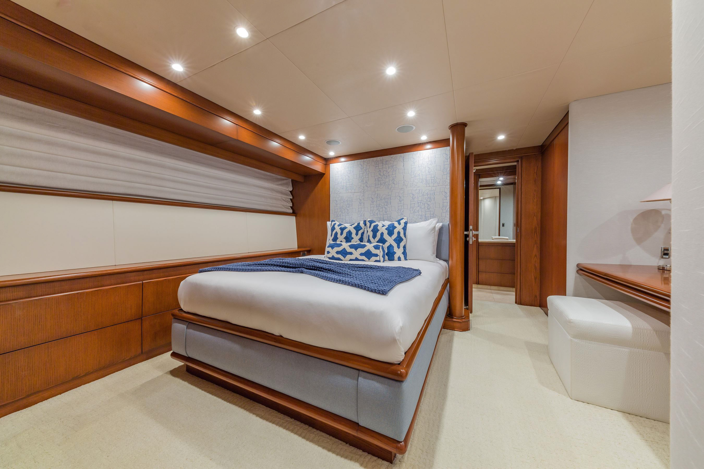 Interior - 33/55