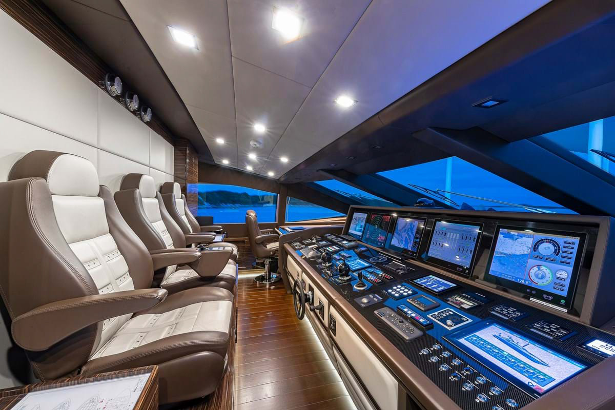 Interior - 24/25