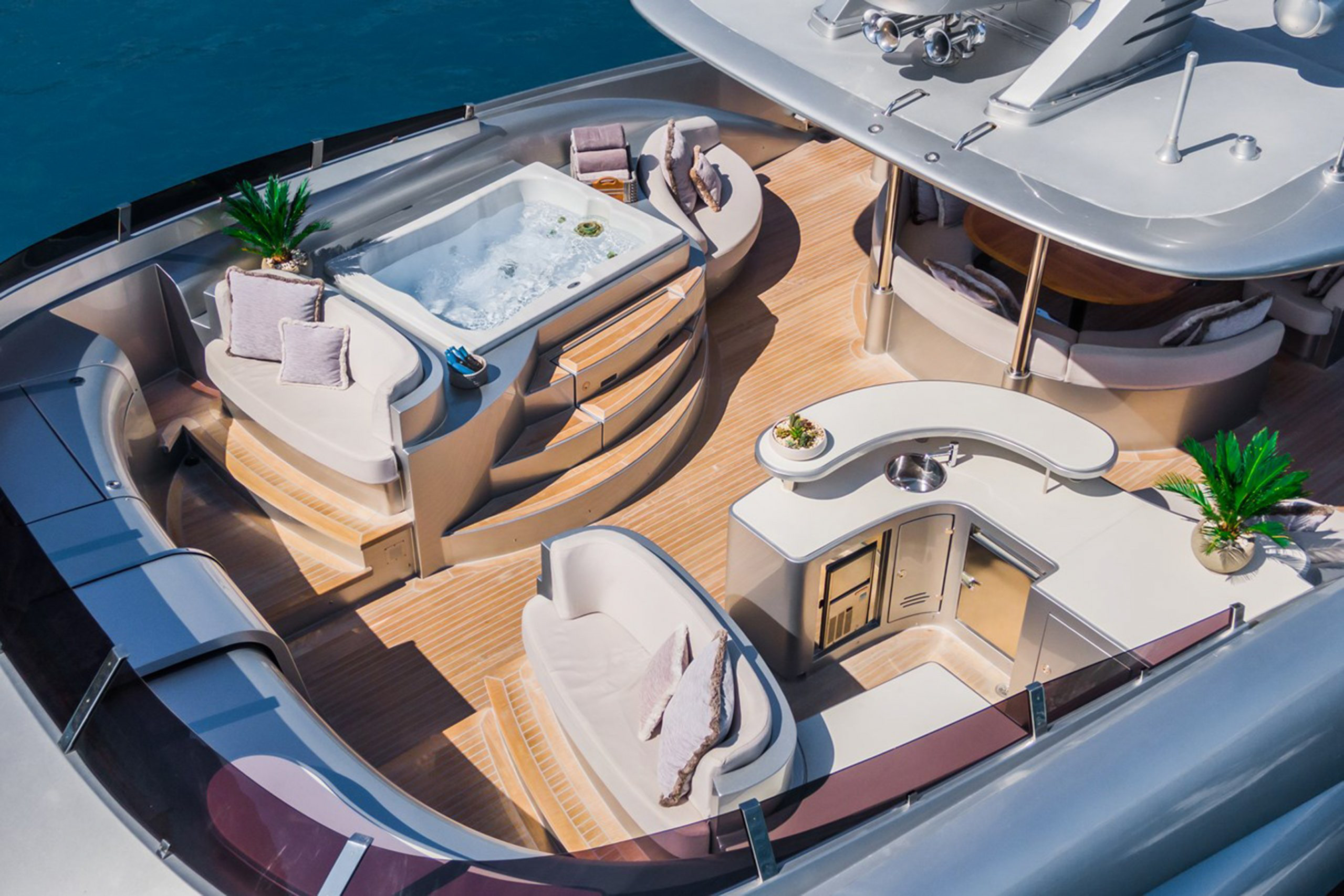 Exterior - 18/37