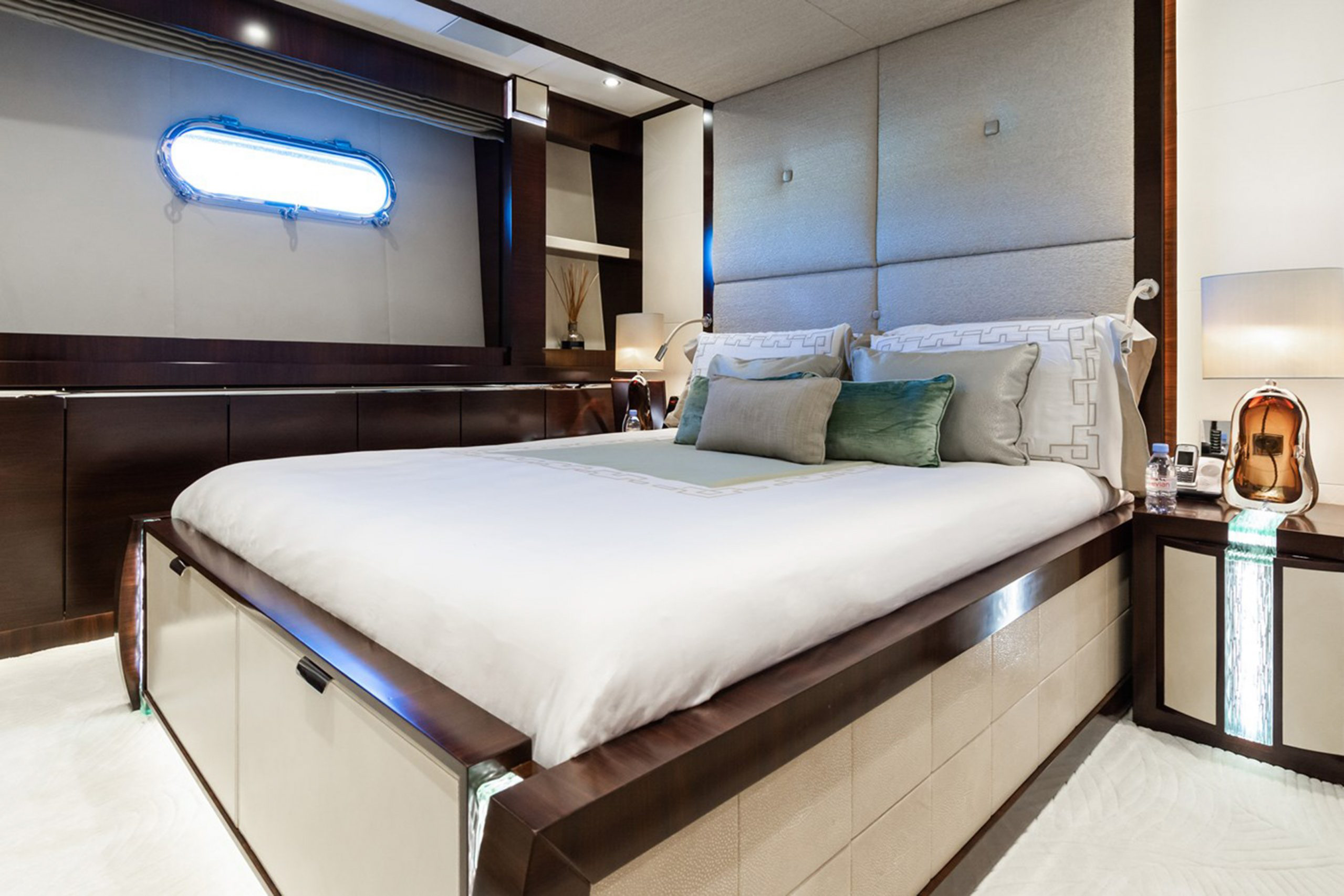 Interior - 25/41