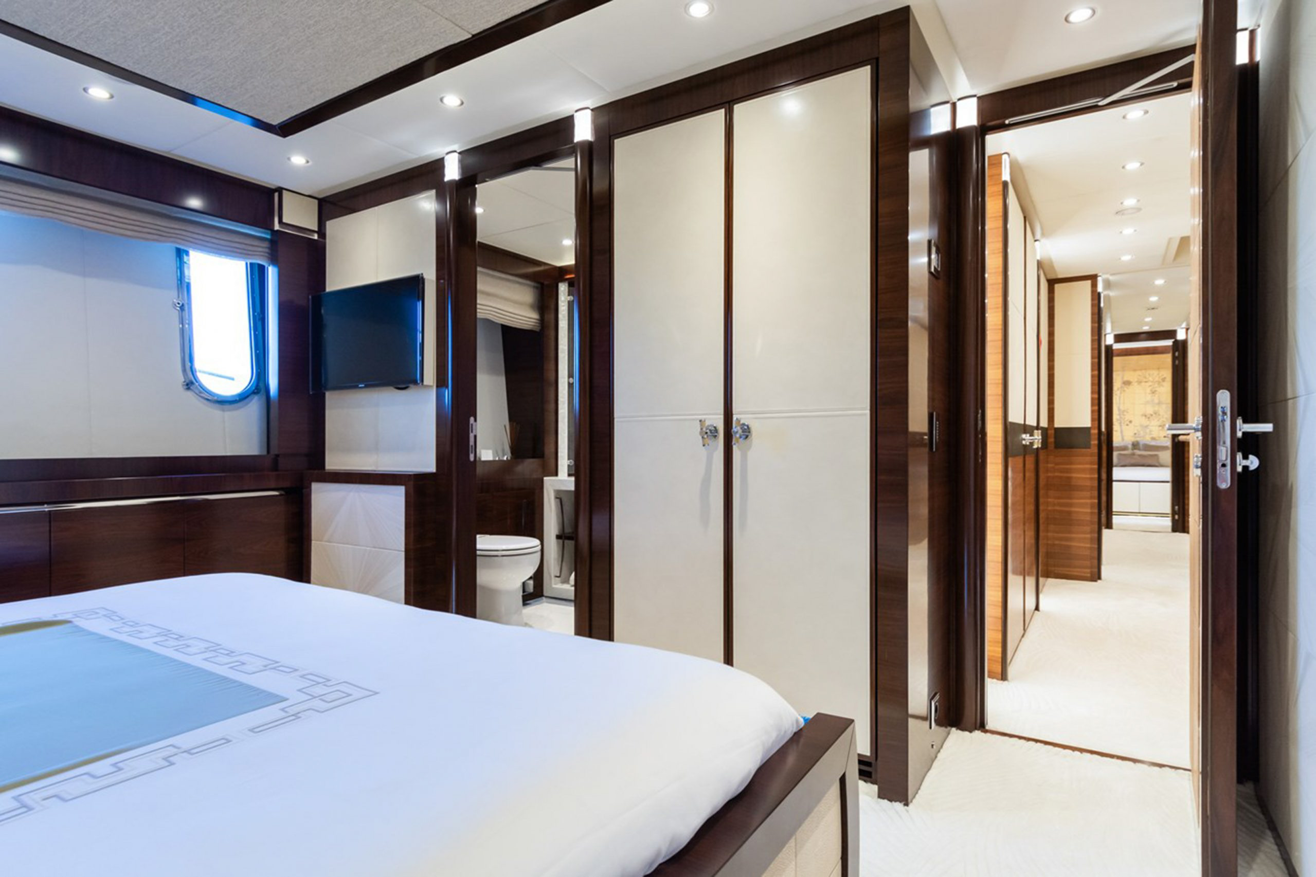 Interior - 27/41