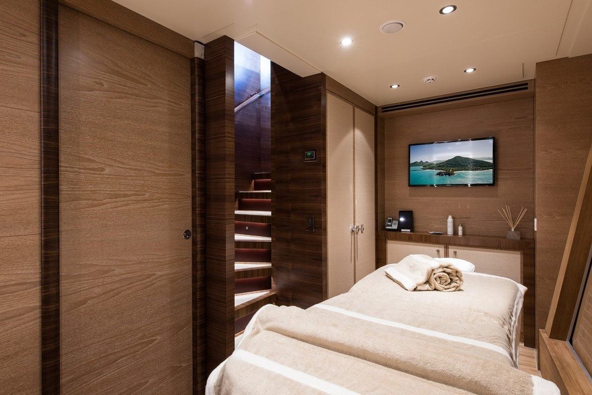 Interior - 37/41