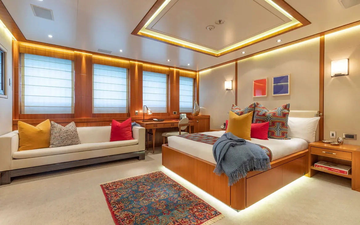 Interior - 25/43