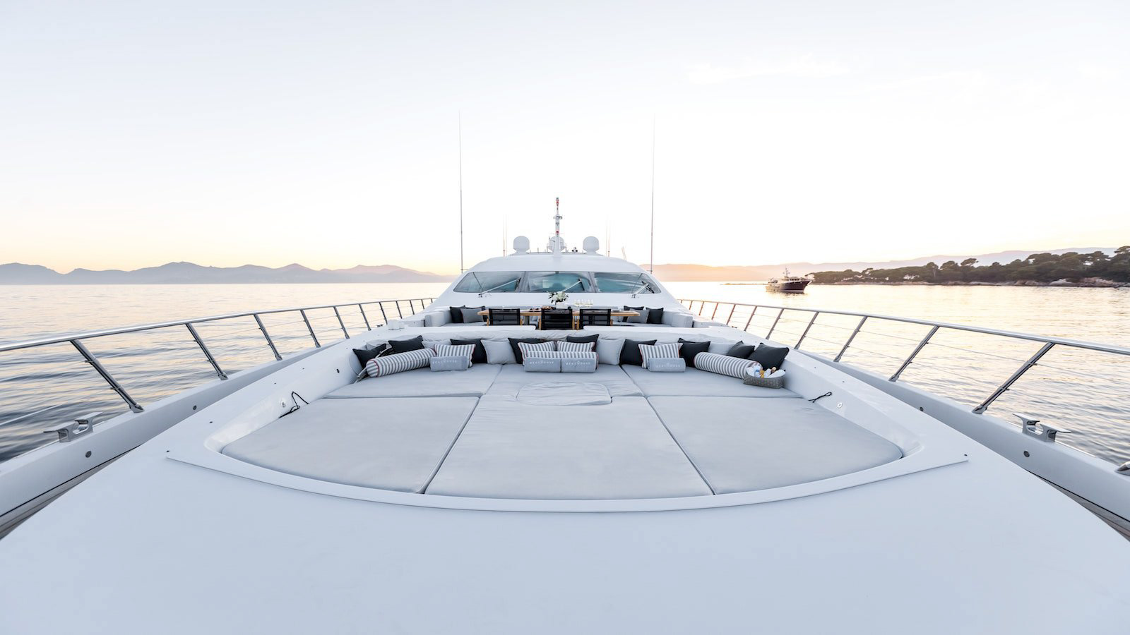 Exterior - 25/33