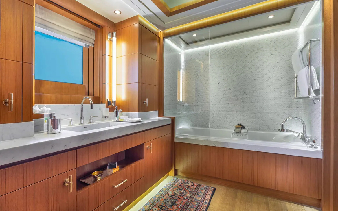 Interior - 36/43