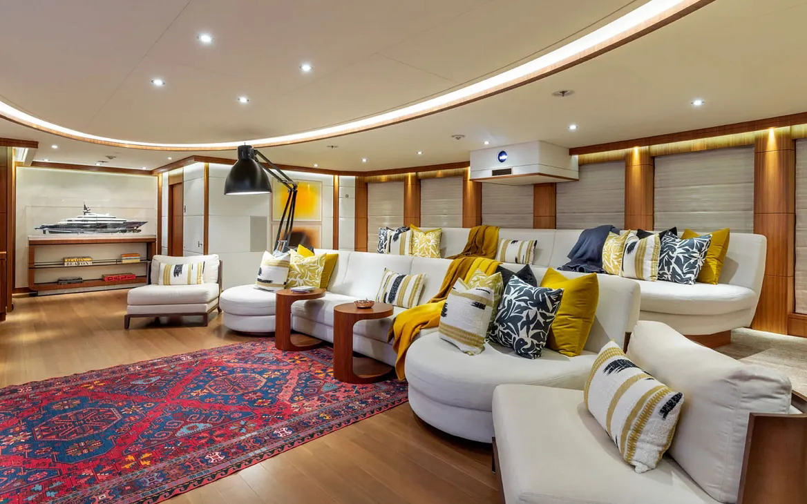 Interior - 38/43