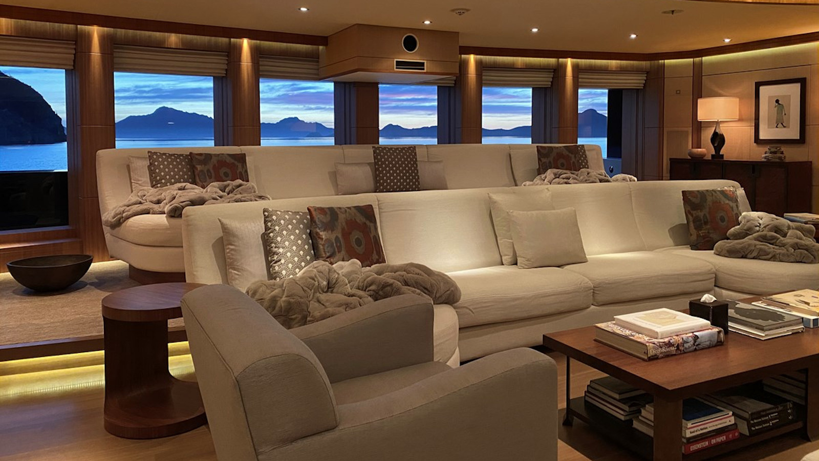 Interior - 39/43