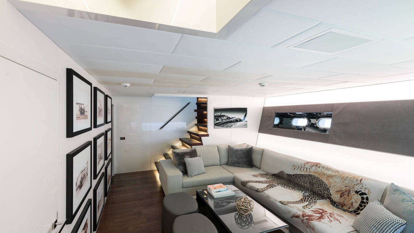 Interior - 1/20