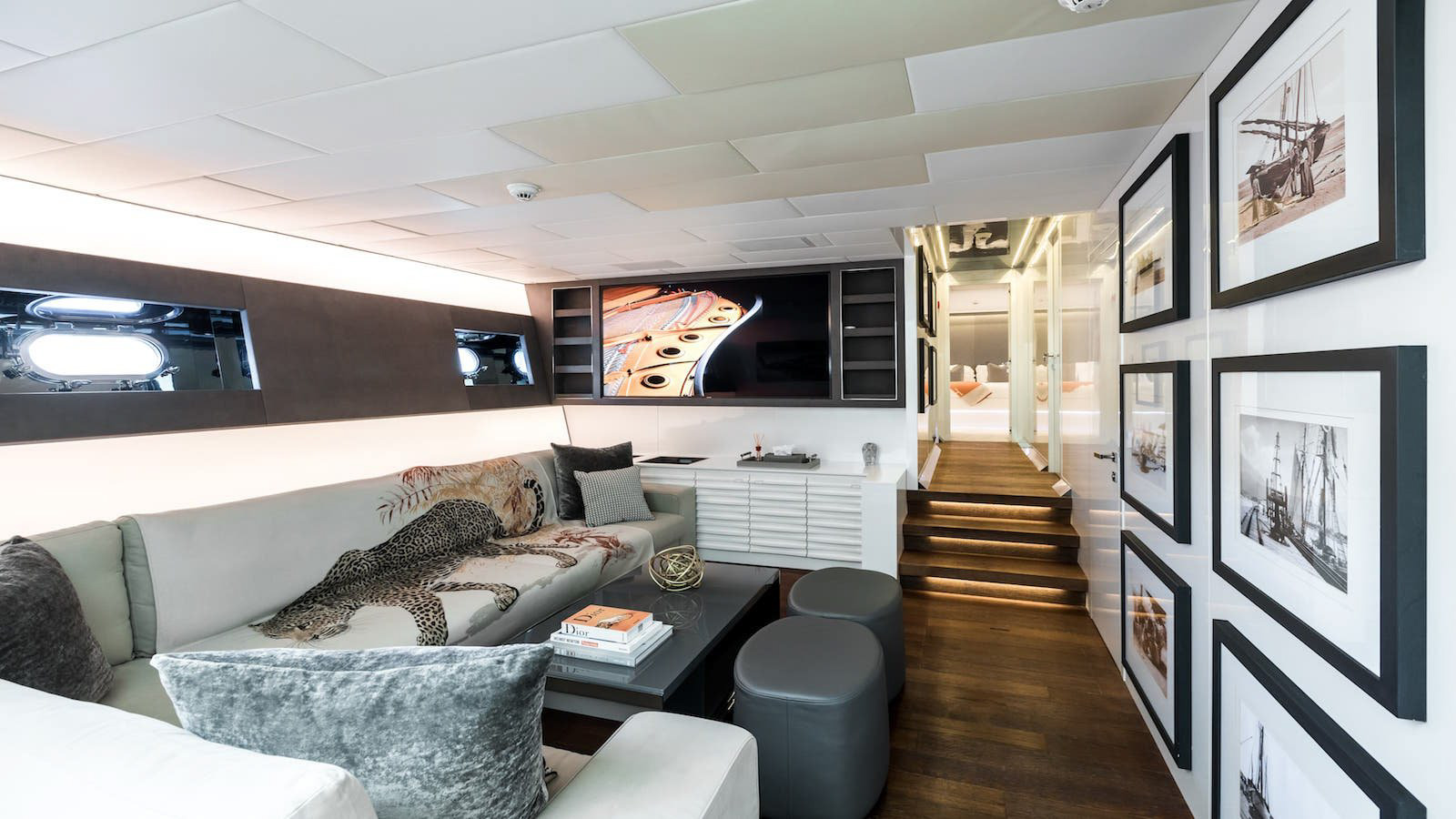 Interior - 2/20
