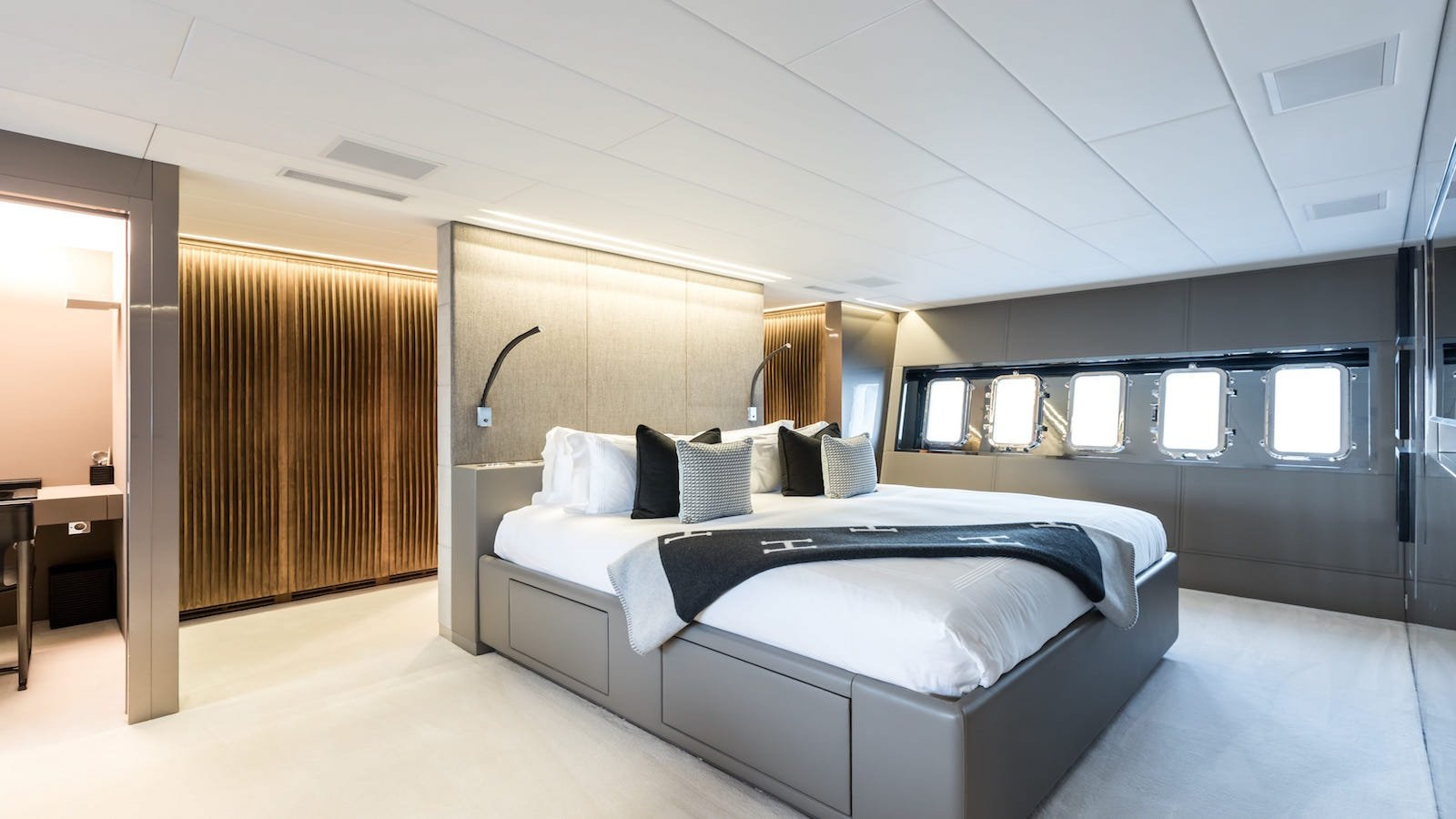 Interior - 12/20