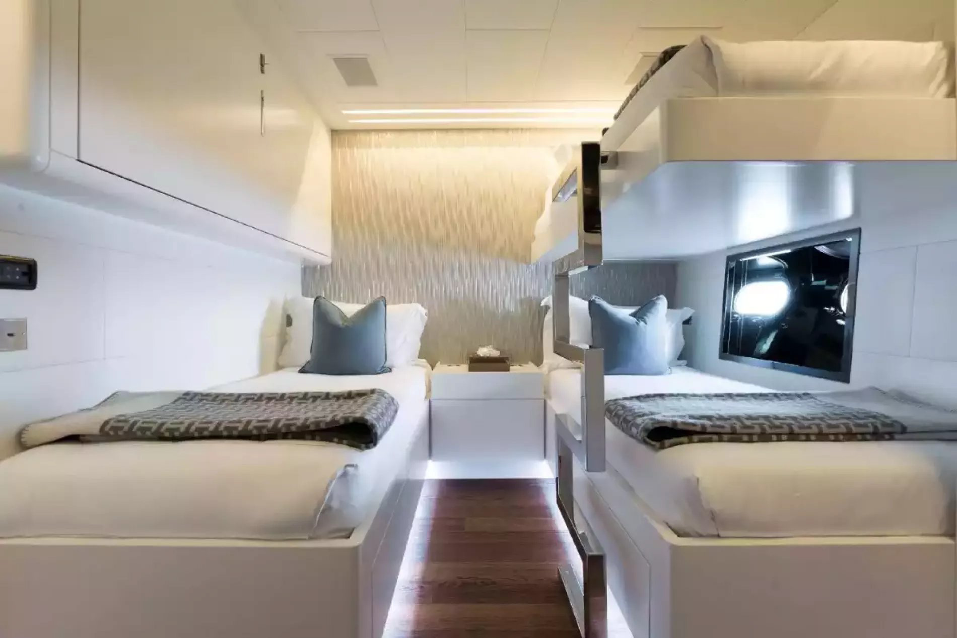 Interior - 17/20
