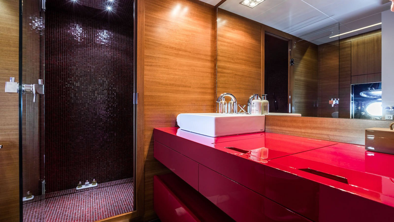 Interior - 19/20