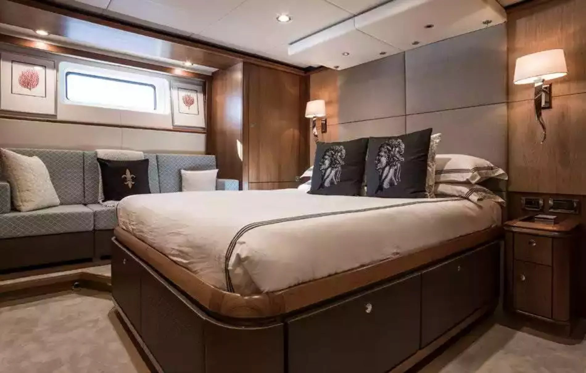 Interior - 9/12