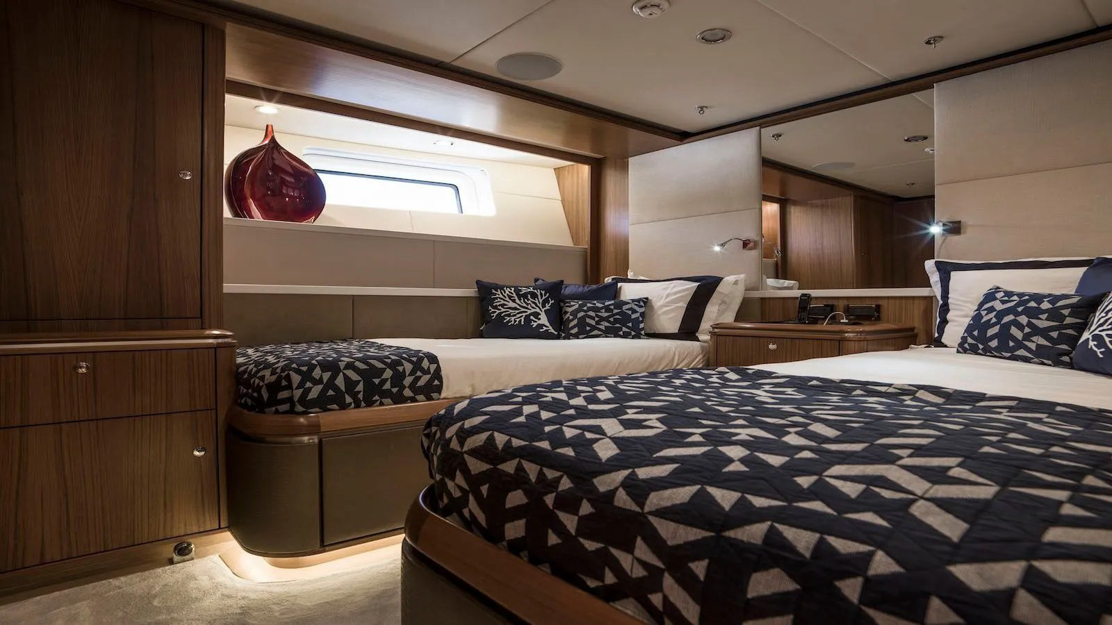 Interior - 10/12
