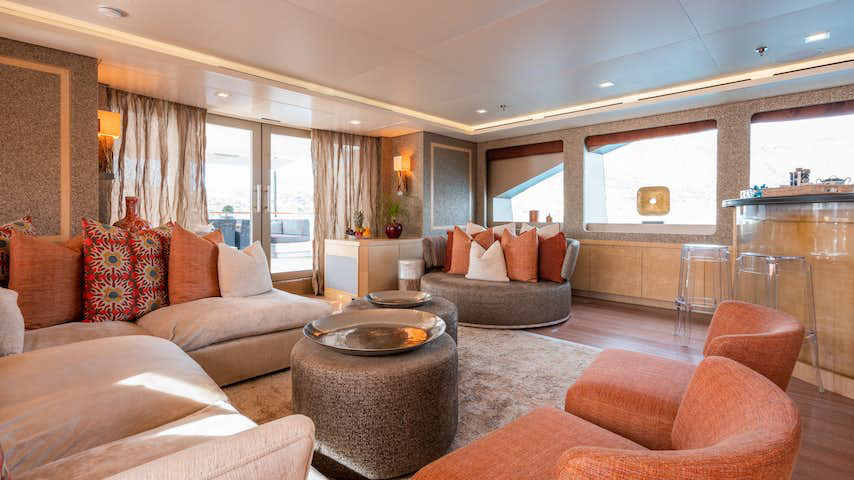 Interior - 0/22
