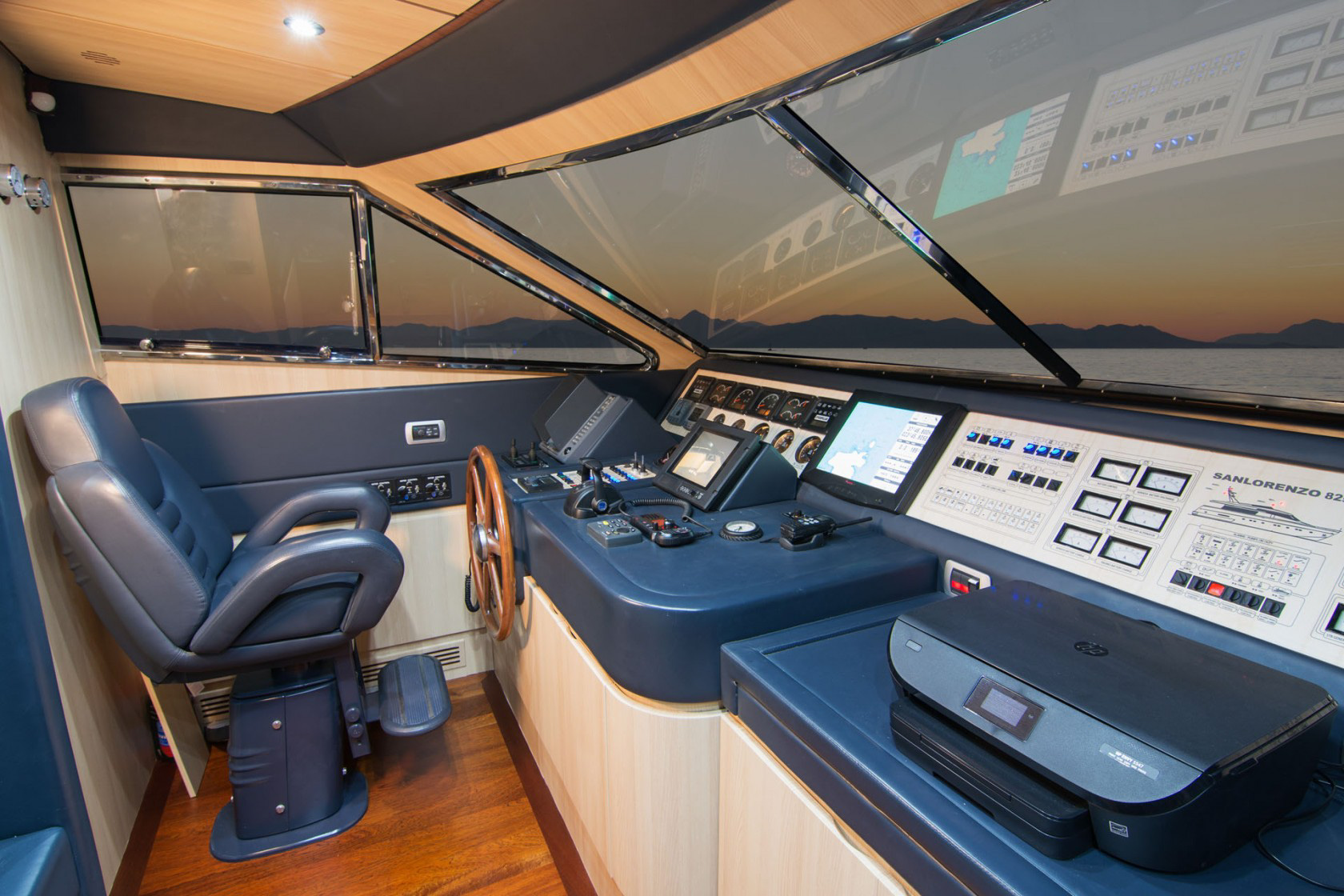 Interior - 16/17