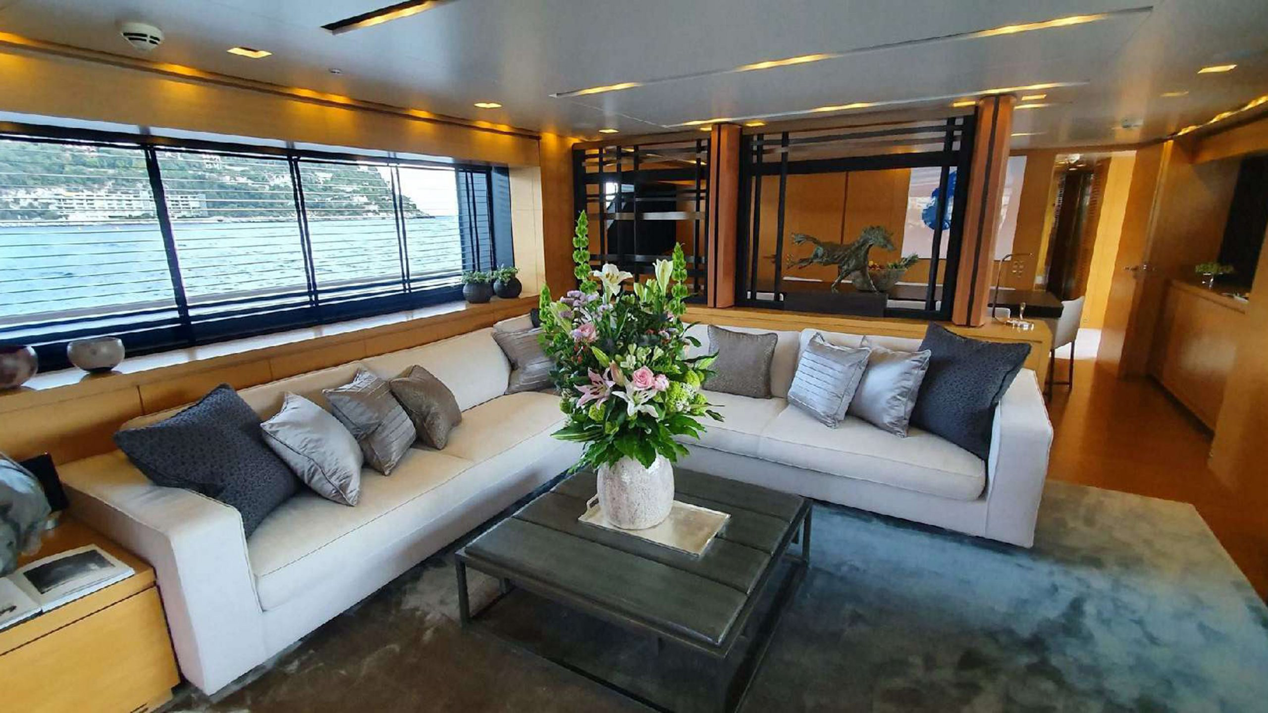 Interior - 8/36