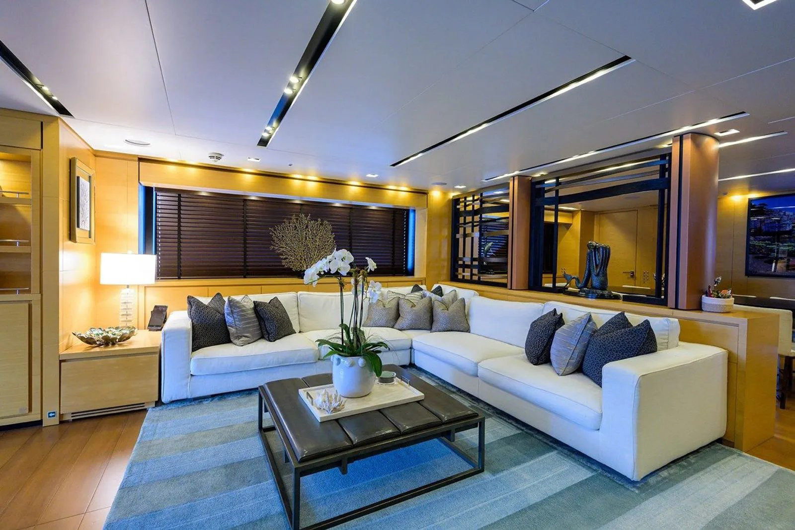 Interior - 9/36