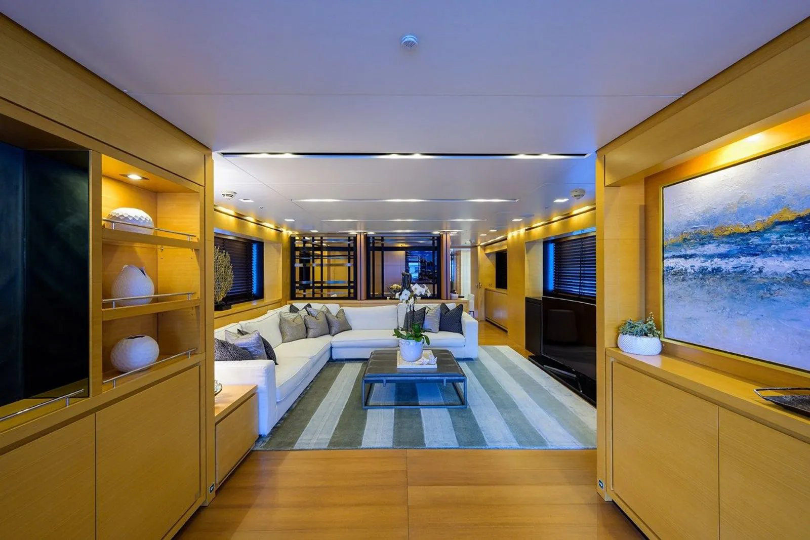 Interior - 10/36