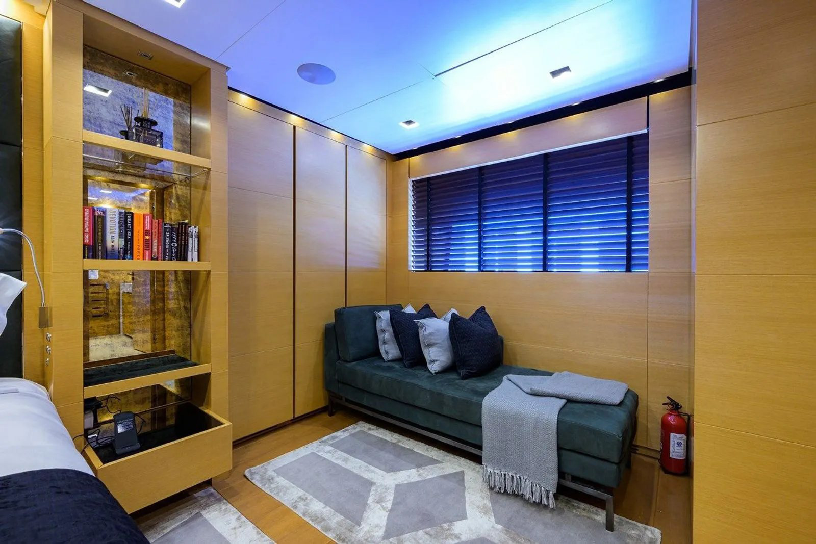 Interior - 20/36