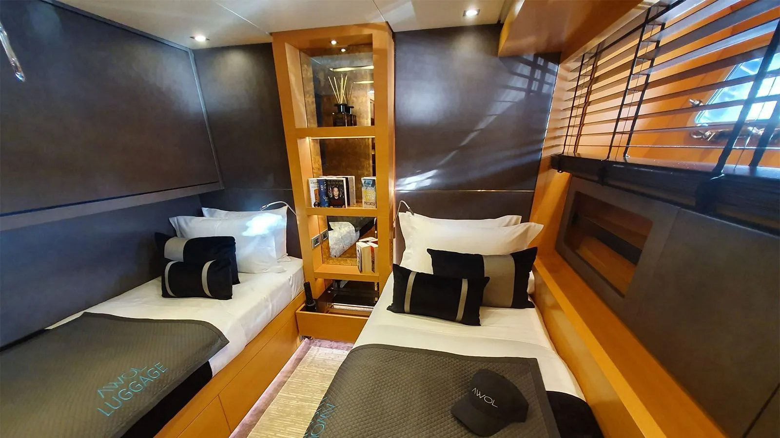 Interior - 23/36