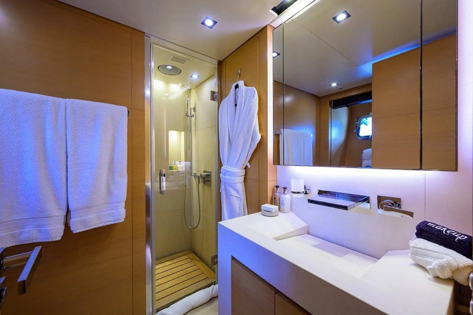 Interior - 32/36