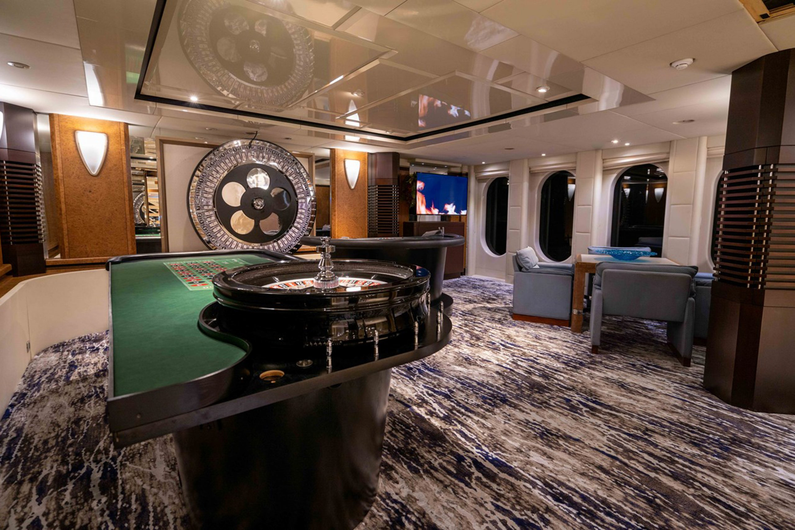 Interior - 4/15