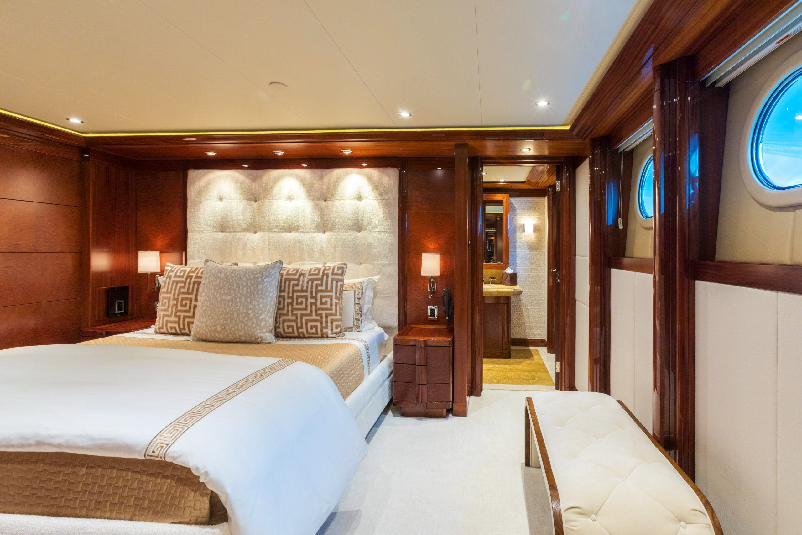 Interior - 13/24