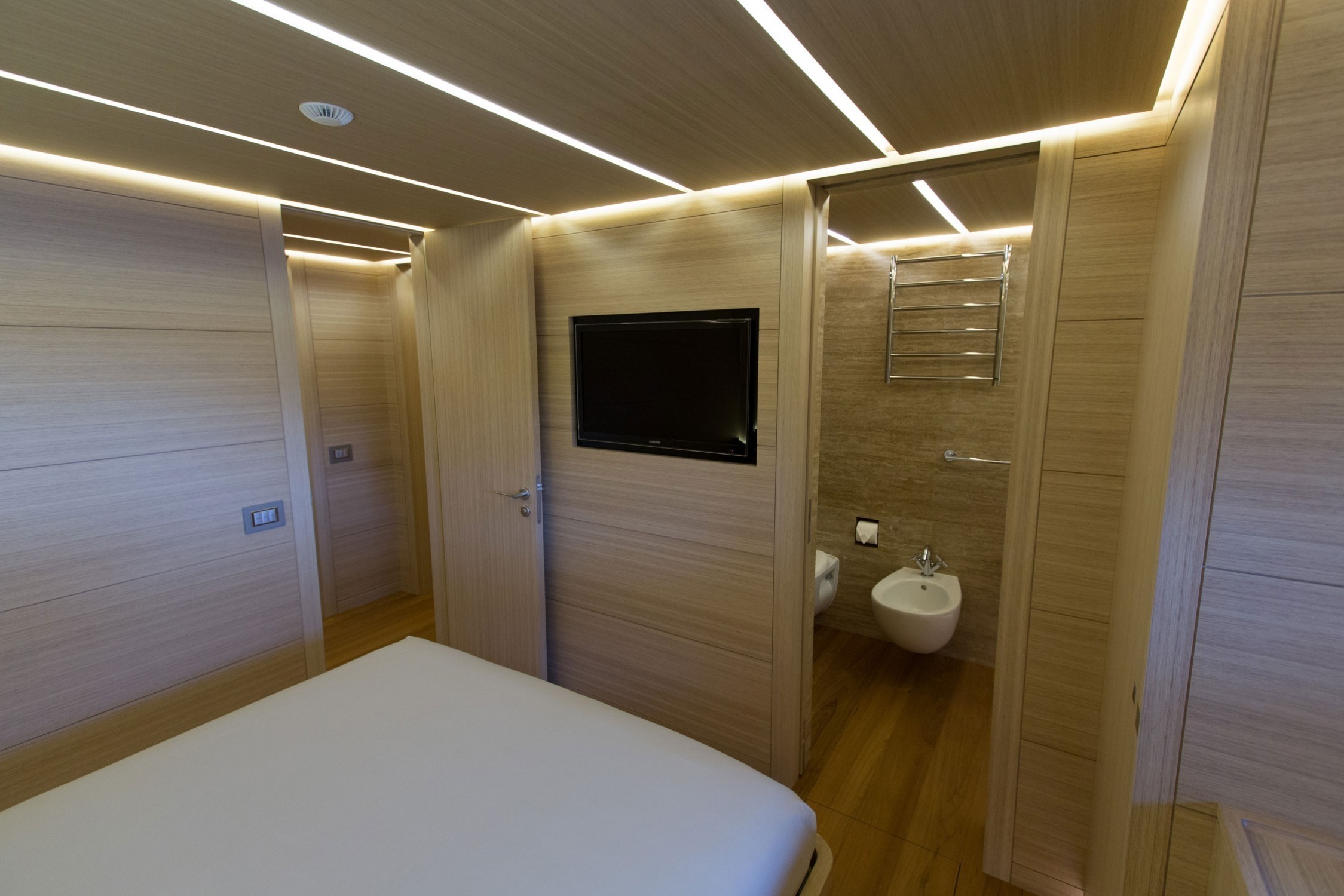 Interior - 24/36