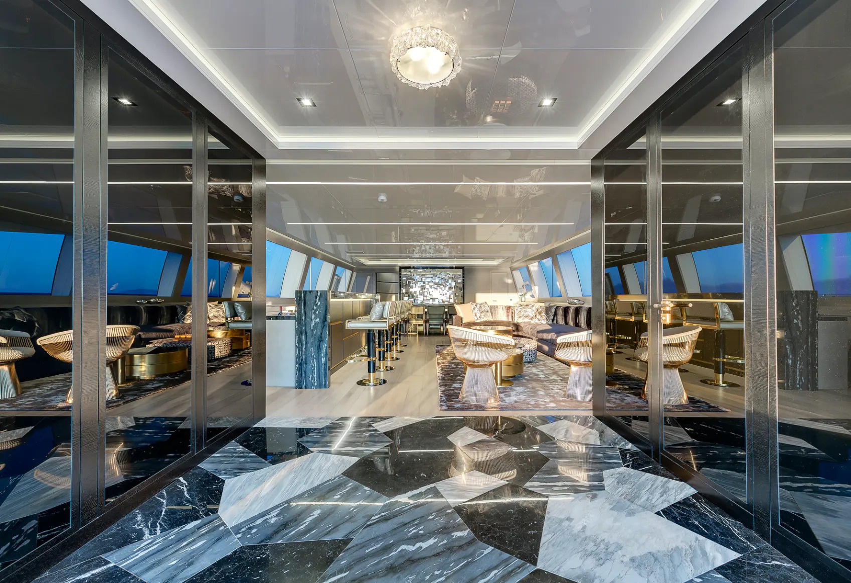 Interior - 0/33