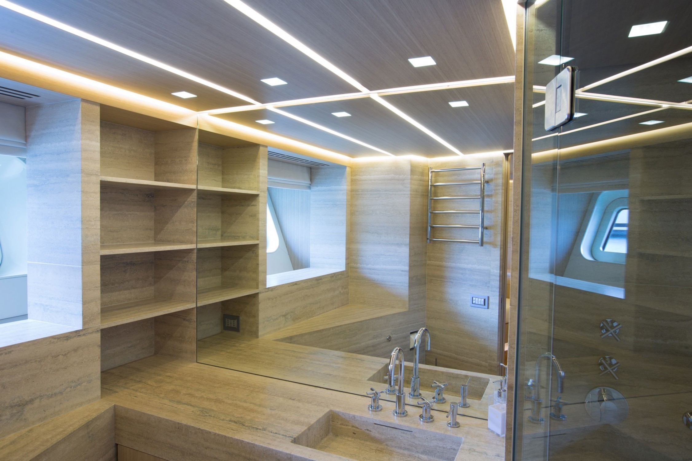 Interior - 25/36