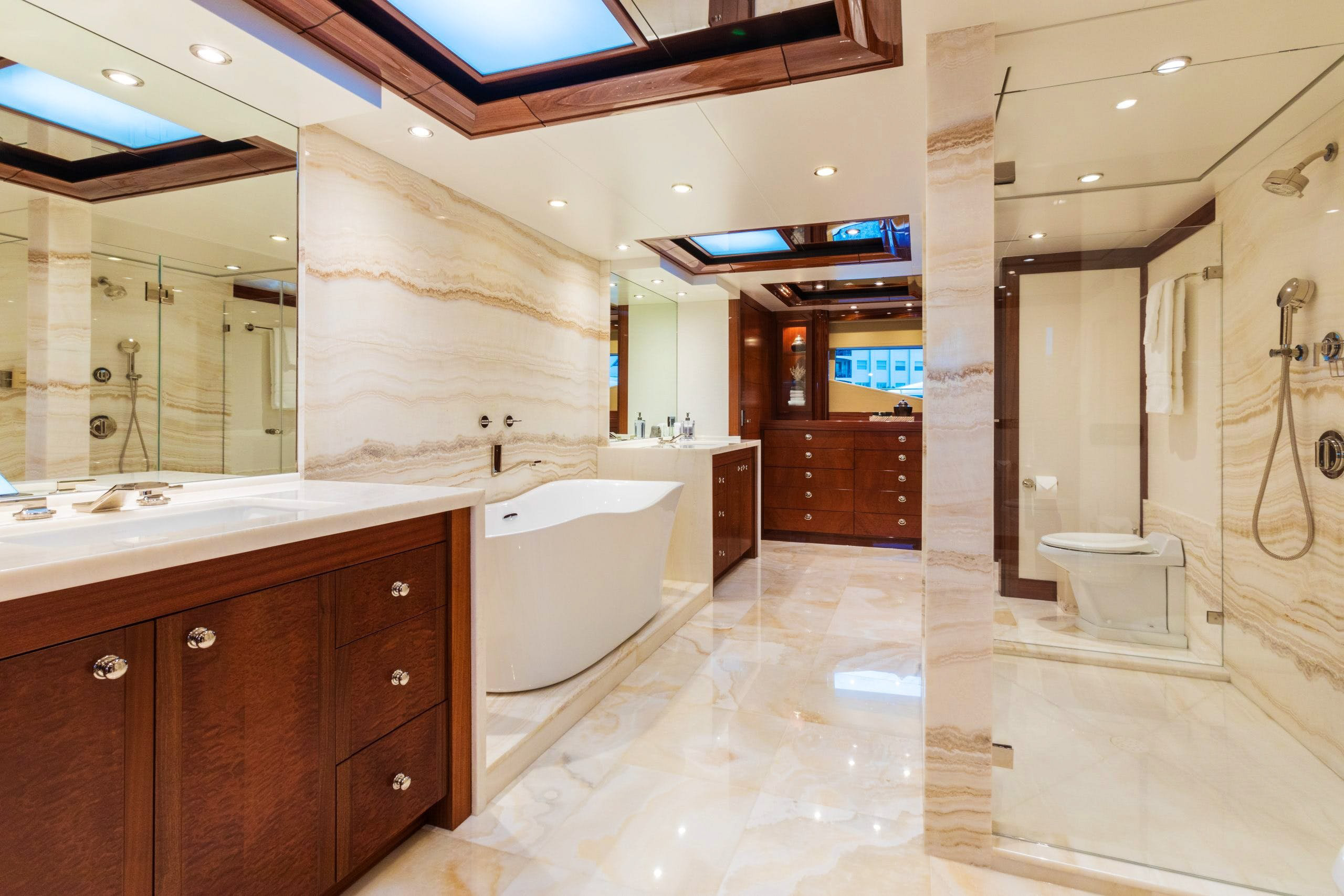 Interior - 18/24
