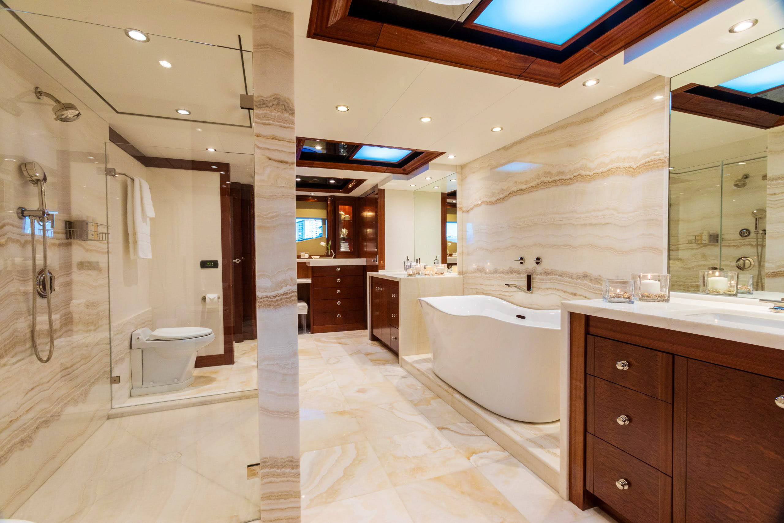 Interior - 19/24