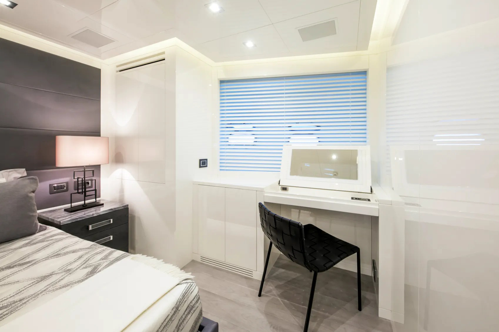 Interior - 18/33
