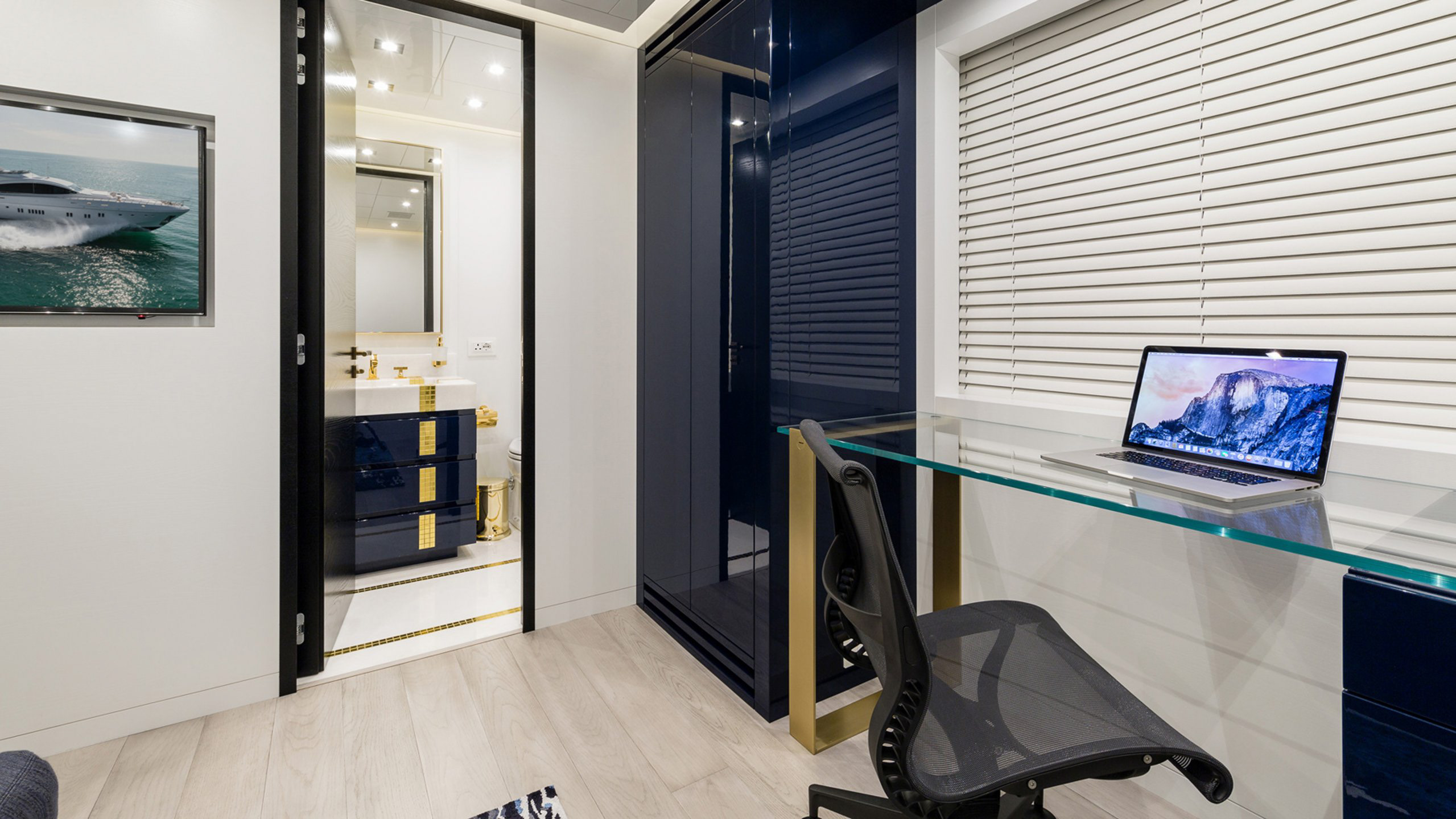 Interior - 23/33